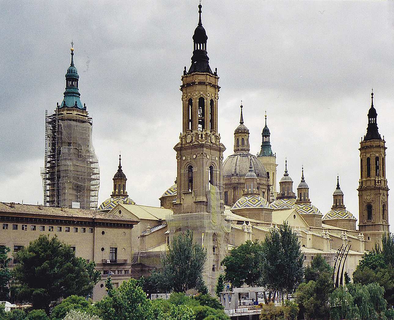 Basílica del Pilar: The Pilar Cathedral in Saragoza - Zaragoza | Secret World Trip Planner