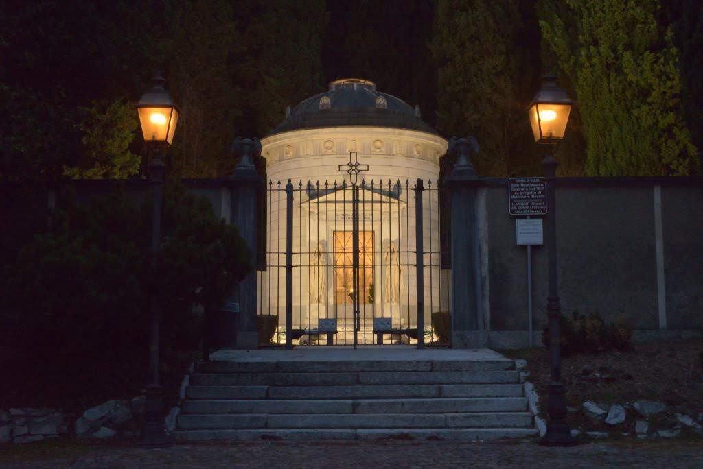 Tombe de Camnago ou Alessandro Volta - Camnago Volta | Secret World Trip Planner