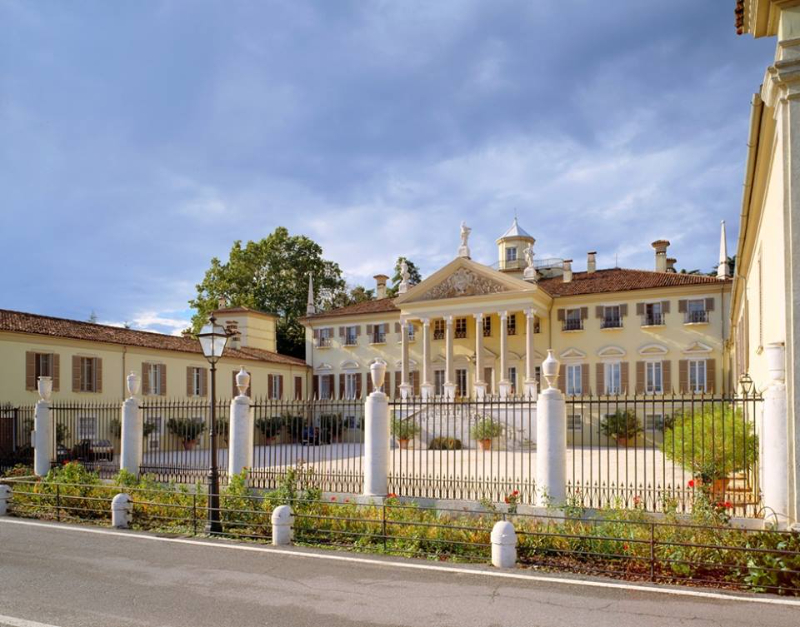 Museum van mode en kostuum - Ciliverghe di Mazzano | Secret World Trip Planner