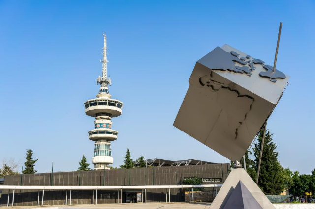 OTE Tower: Где обеды сочетаются с 360-градусной панорамой - Thessaloniki | Secret World Trip Planner