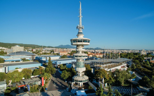 OTE Tower: Где обеды сочетаются с 360-градусной панорамой - Thessaloniki | Secret World Trip Planner