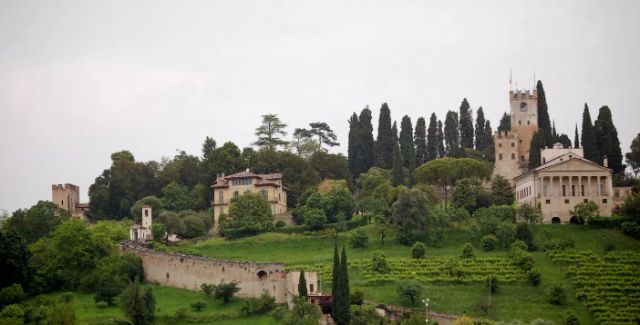 Brolo und die Erdbeere - Conegliano | Secret World Trip Planner