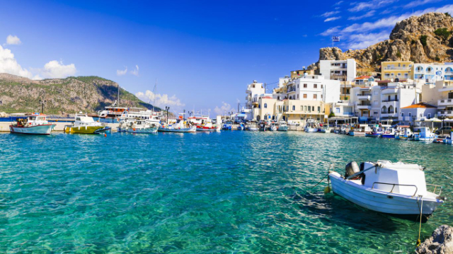 カルパトス島を紐解く:ビーチを越えて島の魂に触れる旅 - Karpathos | Secret World Trip Planner