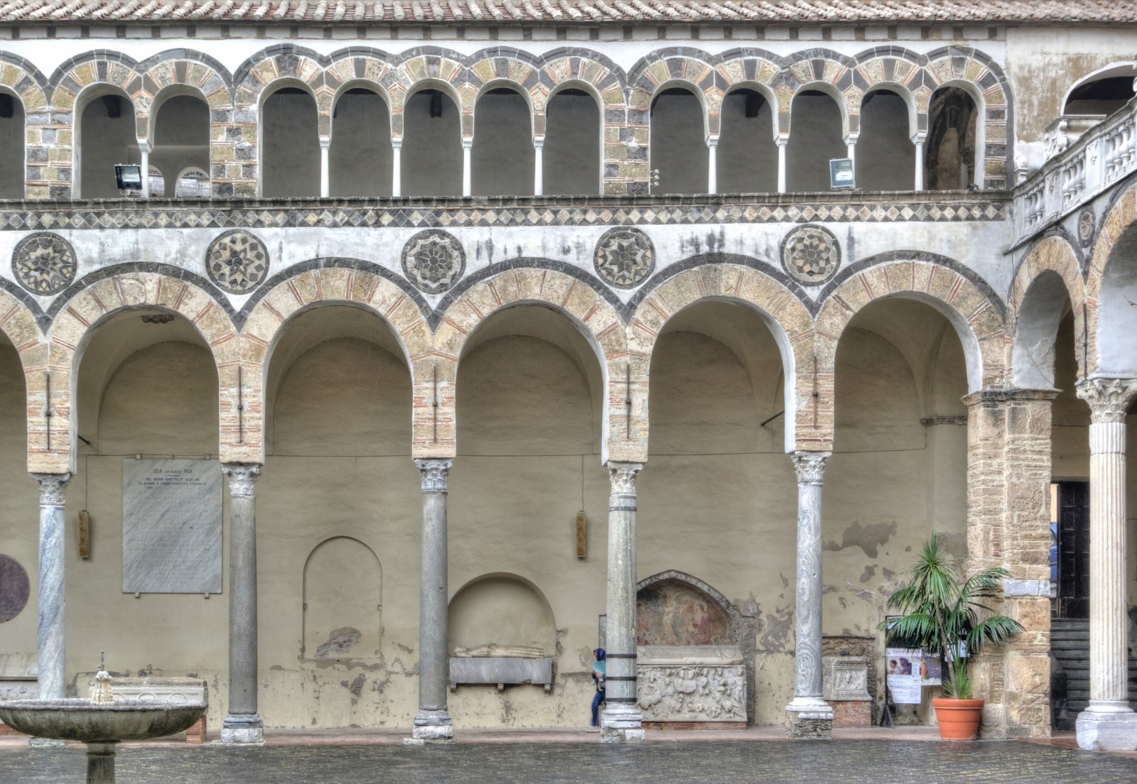 Salerno : Buste de Saint Matteo - Salerno | Secret World Trip Planner