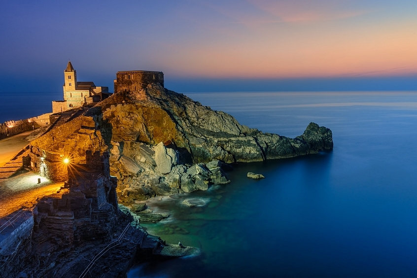 Kościół św. Piotra-Cud na skale - Portovenere | Secret World Trip Planner