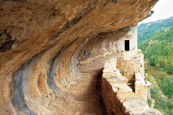 Einsiedelei von San Bartolomeo in der Legio da Roccamorice - Strada Provinciale 22 | Secret World Trip Planner