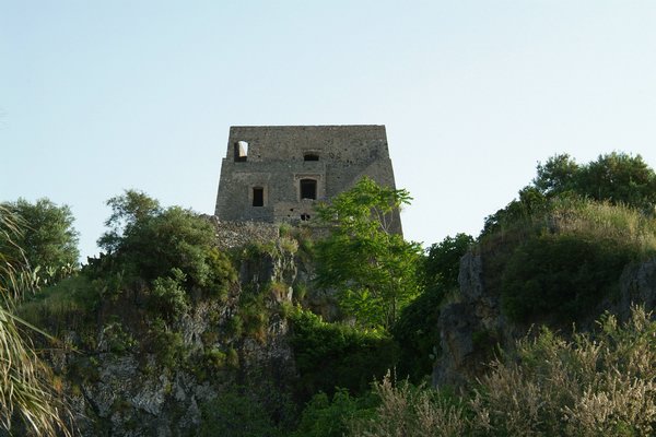 Talao-toren - Scalea | Secret World Trip Planner