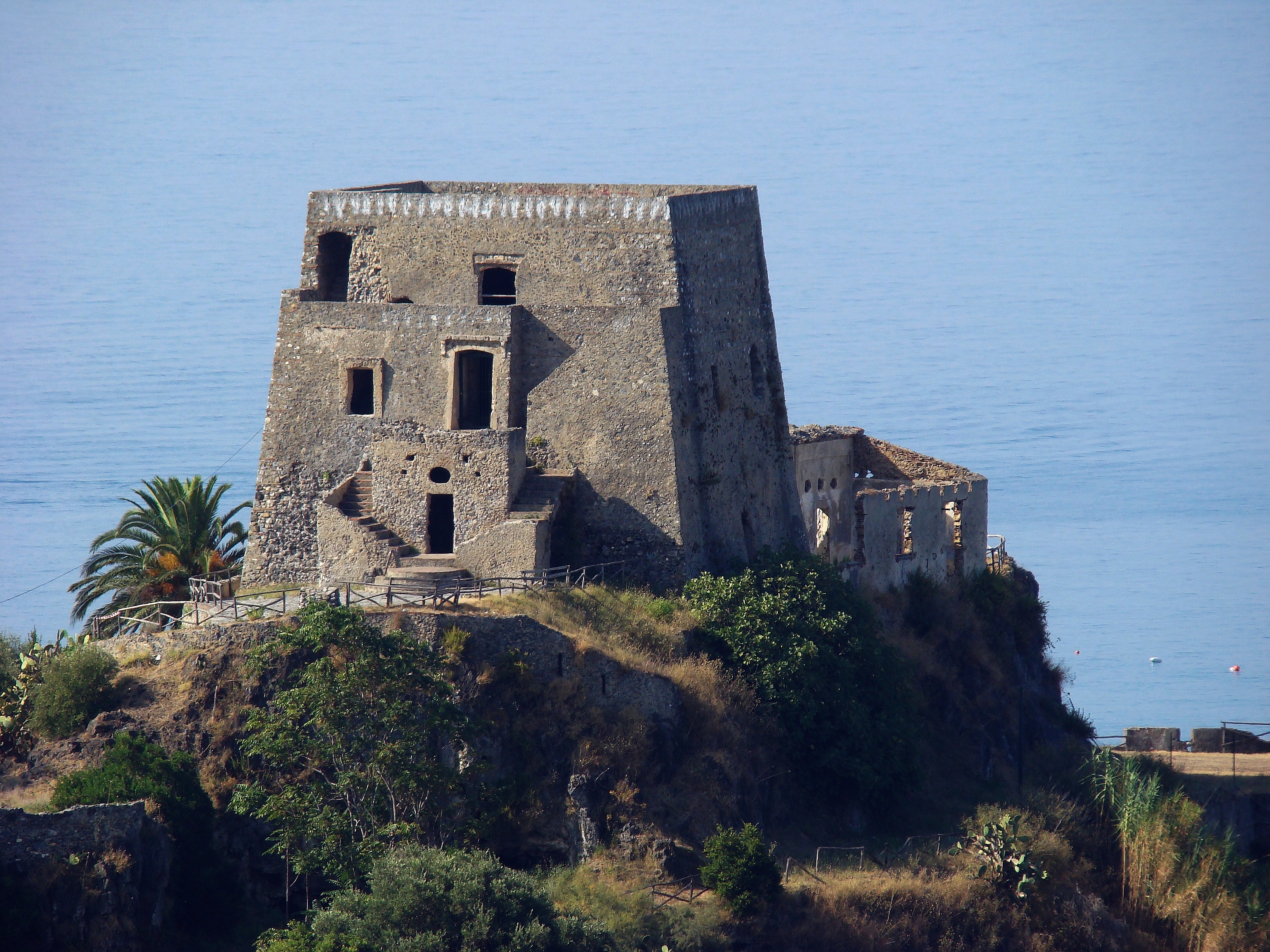 Talao-toren - Scalea | Secret World Trip Planner