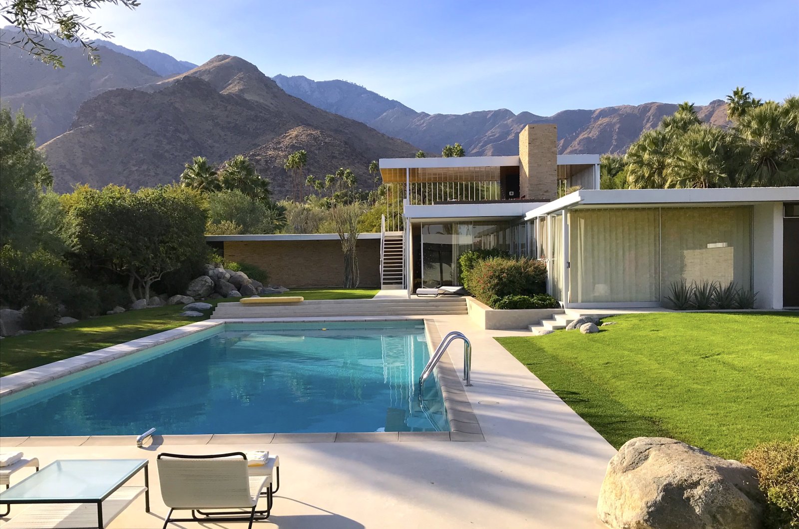 Kaufmann House in Palm Springs, California - Palm Springs | Secret World Trip Planner
