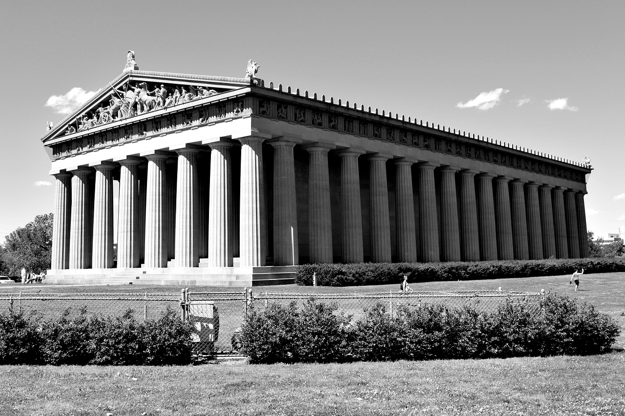 The Parthenon stands  in the Centennial Park, Nashville - Nashville | Secret World Trip Planner
