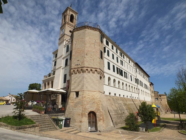 Kerk van San Gaudenzio - Morro d`Alba | Secret World Trip Planner