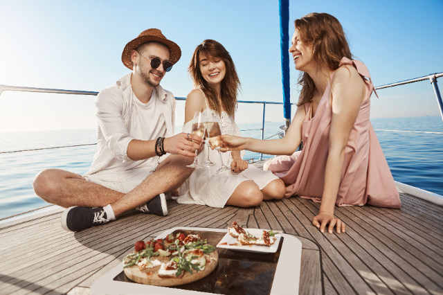Au-delà du Beach Club : Vivre sur l'eau pendant une semaine - Mykonos | Secret World Trip Planner