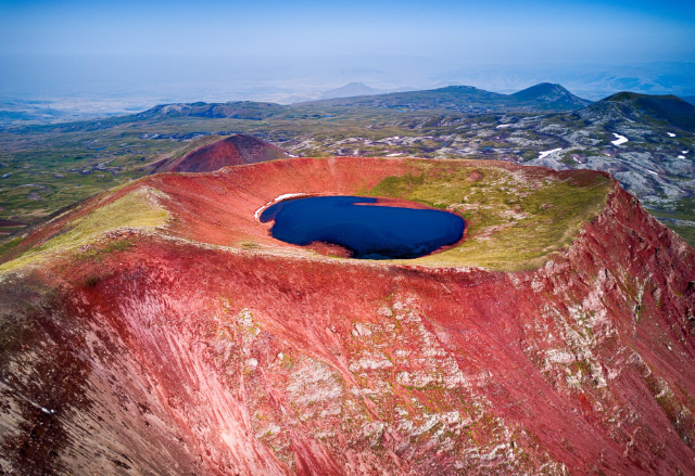 Picco Azhdahak: Dove convergono antiche leggende e bellezza vulcanica - Azhdahak Mountain | Secret World Trip Planner