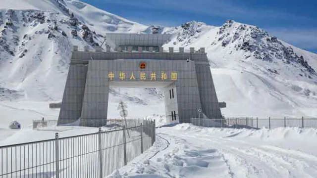 Le col de Khunjerab : L'aventure ultime en haute montagne - Kashgar Prefecture | Secret World Trip Planner