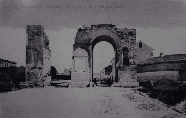 哈德良拱门 - Santa Maria Capua Vetere | Secret World Trip Planner