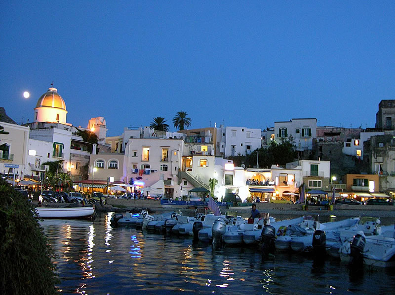 Форио д'Искья - Isola d'Ischia | Secret World Trip Planner