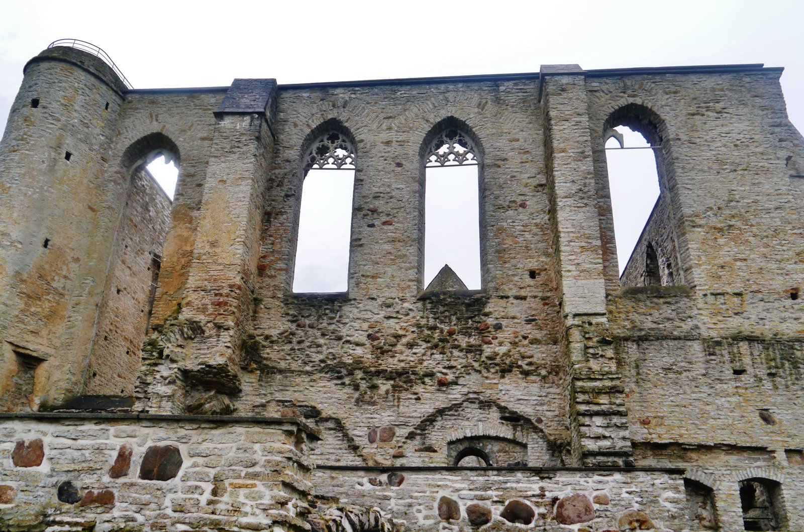 Tallin: Klasztor Pirita (Pirita klooster) - Tallinn | Secret World Trip Planner