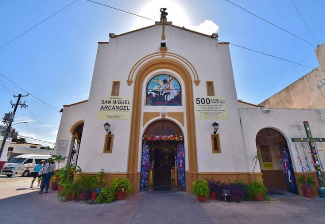 De kathedraal van San Miguel - San Miguel de Cozumel | Secret World Trip Planner
