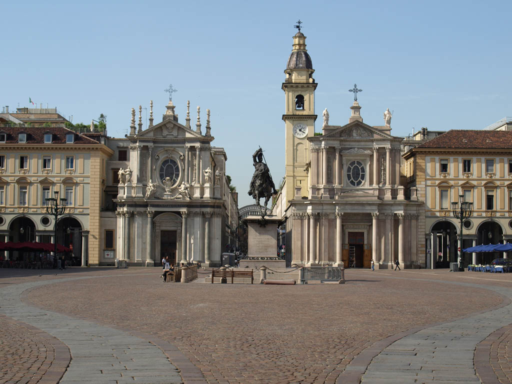 Piazza San Carlo - Torino | Secret World Trip Planner