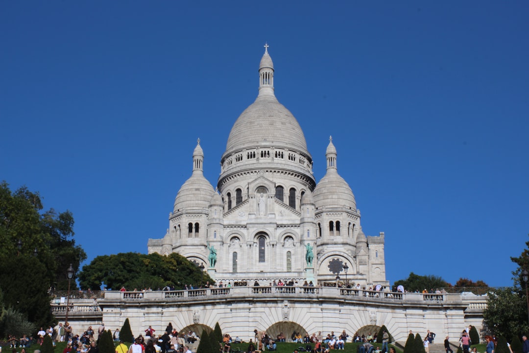 Базилика Сакре-Кер, потрясающий белый купол - Paris | Secret World Trip Planner