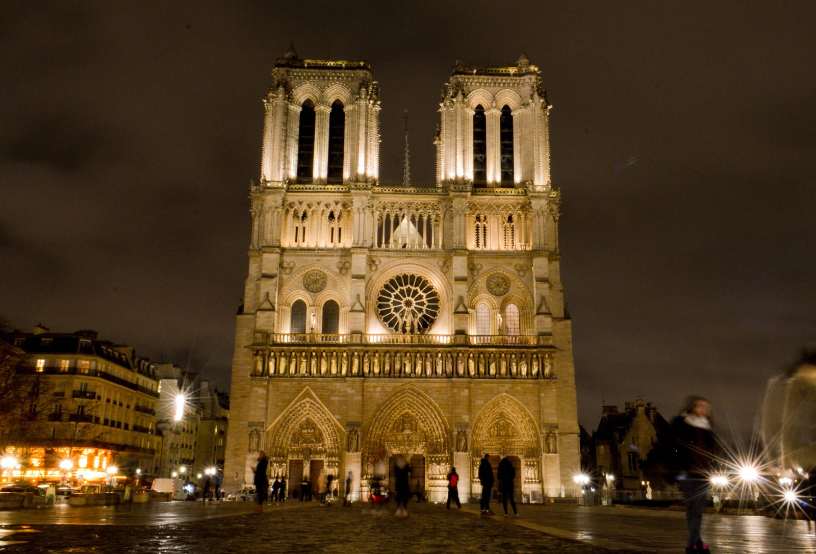Ile de la cité um dos lugares mais românticos da França - Parigi | Secret World Trip Planner