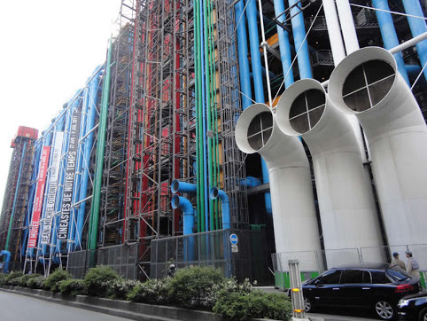 O Centro Pompidou um edifício feito de canos  - Paris | Secret World Trip Planner