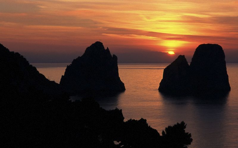 As pilhas - I Faraglioni | Secret World Trip Planner