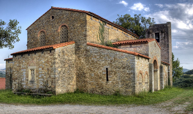 Santa María de Bendones Kerk - Santa María de Bendones | Secret World Trip Planner