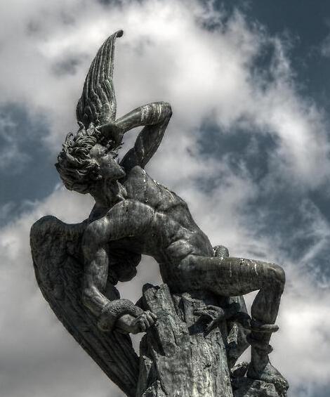Madrid:Fountain of the Fallen Angel,a monument to Satan - Madrid | Secret World Trip Planner