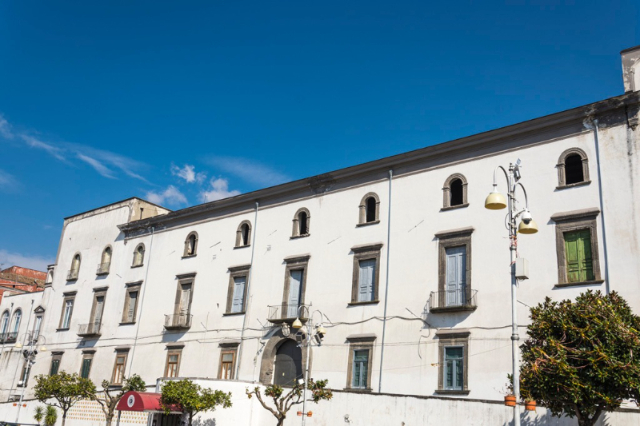Aragonese Paleis - Palma Campania | Secret World Trip Planner