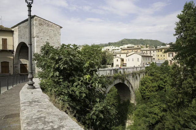 Via delle Stelle e il Ponte Romano - Ascoli Piceno | Secret World Trip Planner