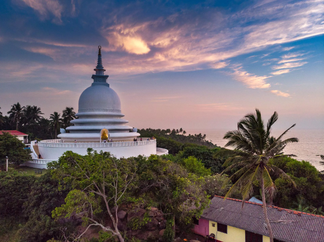 Pagoda della pace di Unawatuna — Unawatuna
