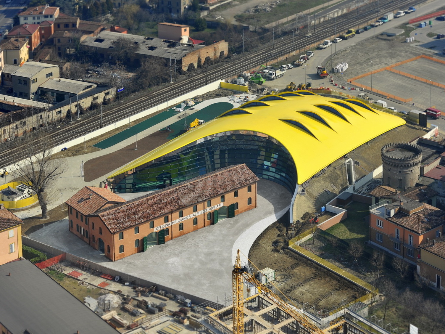 Dom - Muzeum Enzo Ferrari - Modena | Secret World Trip Planner