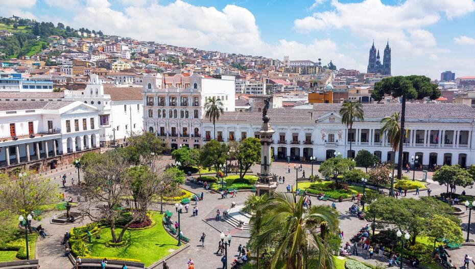 Die schöne Plaza de la Independencia in Quito — Quito
