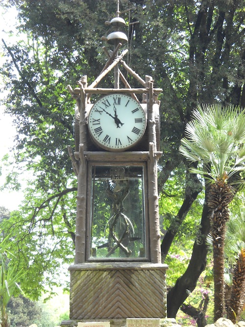 Pincio hydro-chronometer - De waterklok - Roma | Secret World Trip Planner