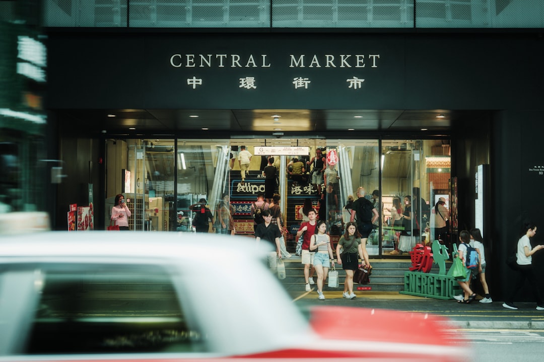 フィレンツェの中央市場を探る旅 - Piazza del Mercato Centrale | Secret World Trip Planner