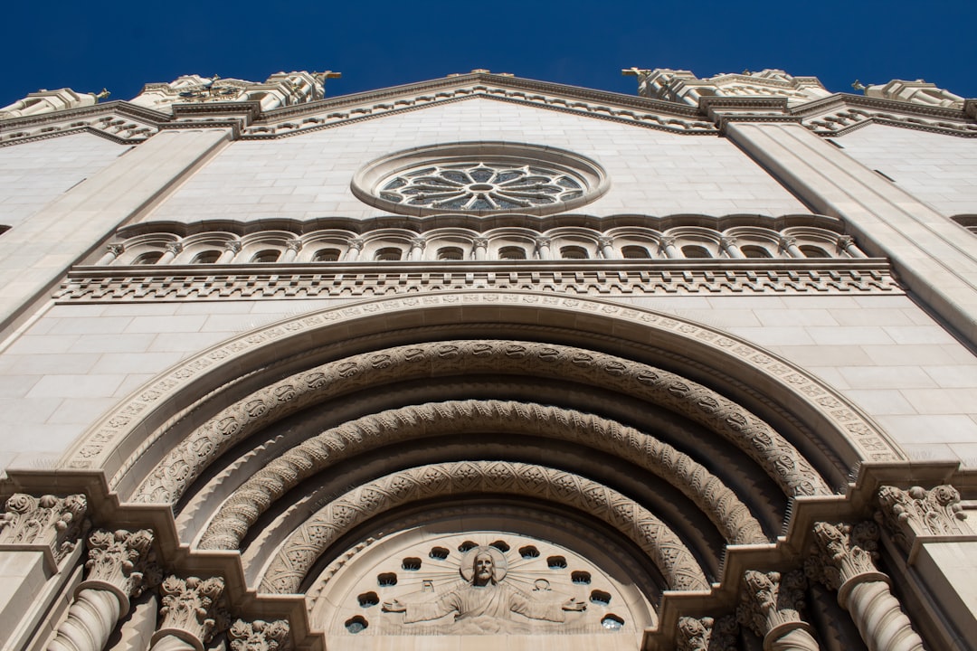 Basílica do Santuário Nacional: Um tesouro de fé em Washington - Washington | Secret World Trip Planner