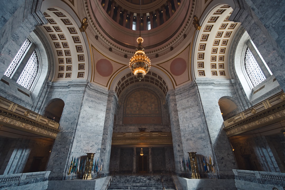 ワシントンの信仰の宝石:国立聖堂 - Washington | Secret World Trip Planner