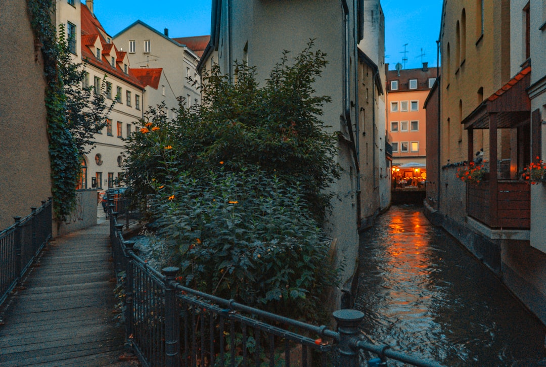 Secret World Rezension 2026 in Augsburg: Der beste AI Trip Planner - Augsburg | Secret World Trip Planner