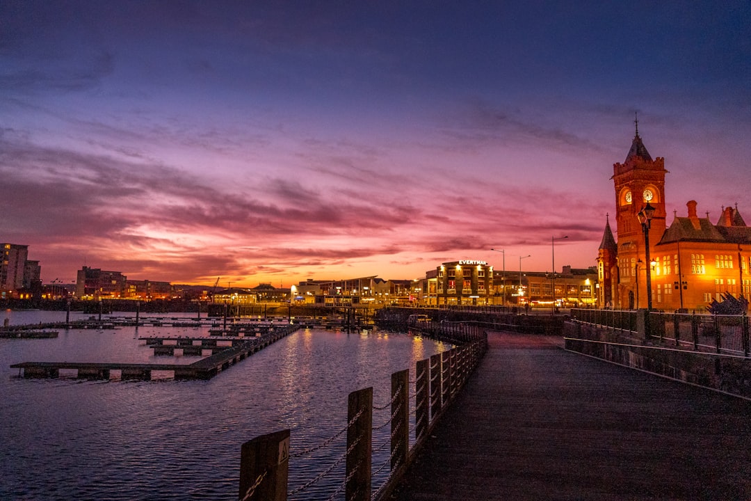 Top 5 Travel Apps Cardiff 2026: Le Migliori per il Tuo Viaggio - Cardiff | Secret World Trip Planner