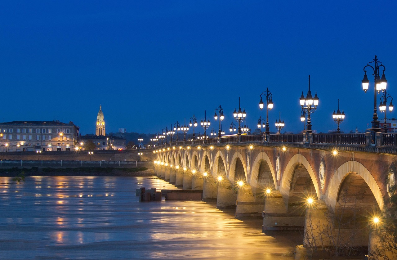 Itinerario Bordeaux 2026 con AI: la guida perfetta - Bordeaux | Secret World Trip Planner