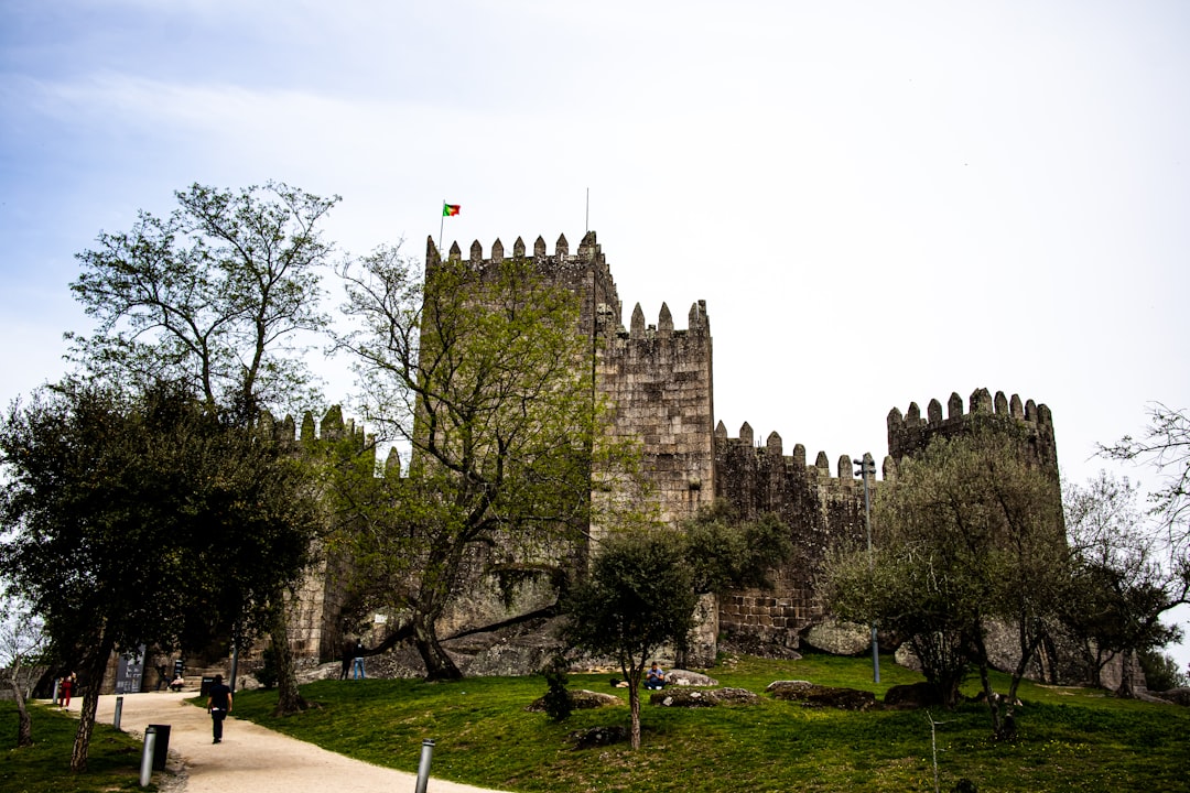 Secret World vs Wanderlog a Guimarães 2026: Scopri il Migliore - Guimarães | Secret World Trip Planner