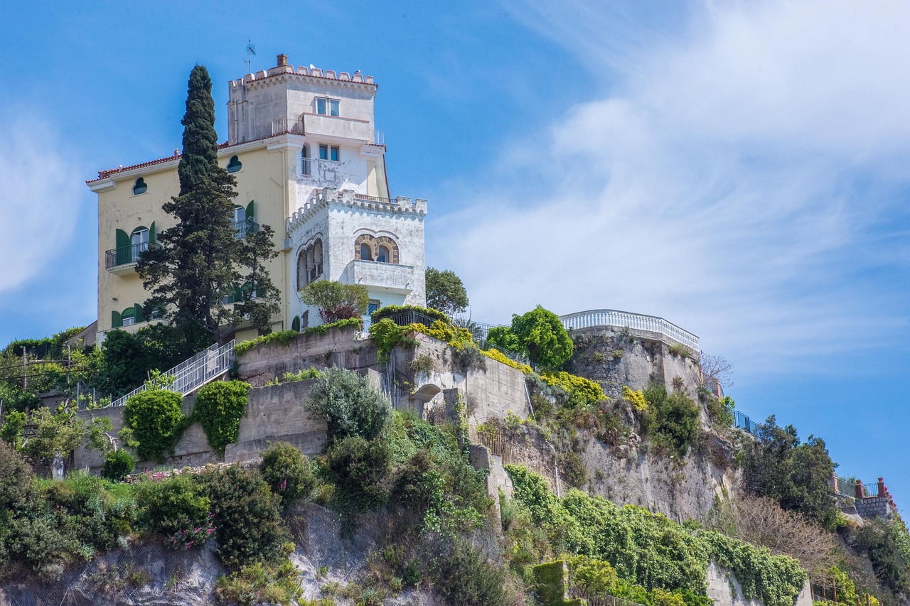 Migliori app viaggio Amalfi 2026: scopri Secret World - Amalfi | Secret World Trip Planner