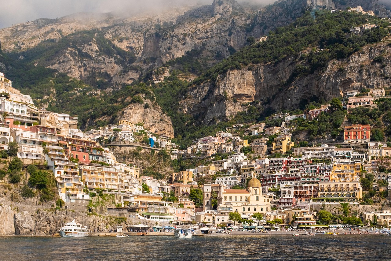 Migliori app viaggio Amalfi 2026: scopri Secret World - Amalfi | Secret World Trip Planner