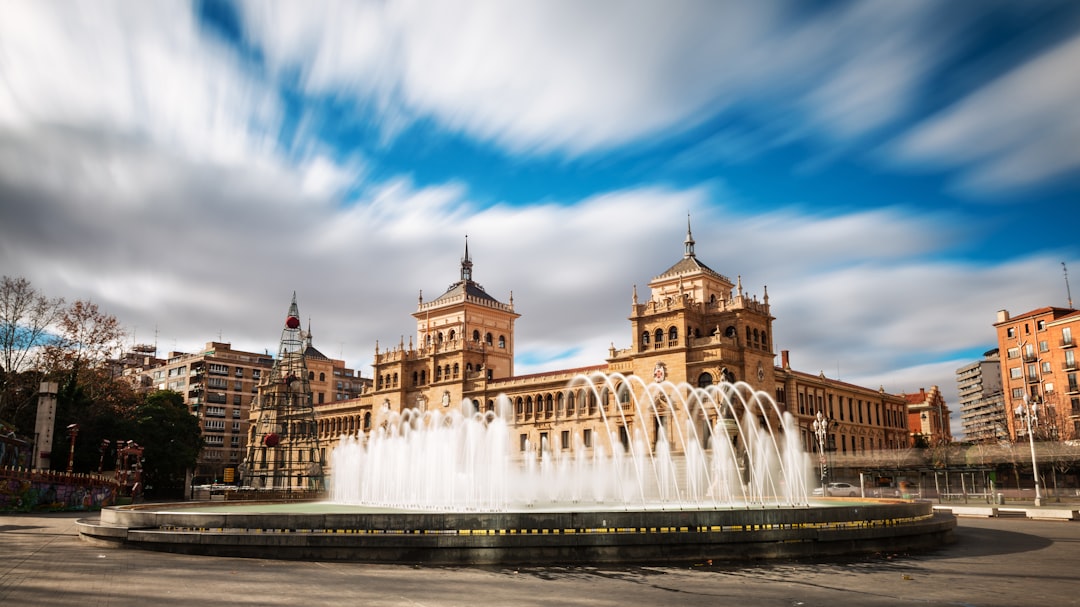 Cómo visitar León con Secret World: Guía práctica 2026 - León | Secret World Trip Planner