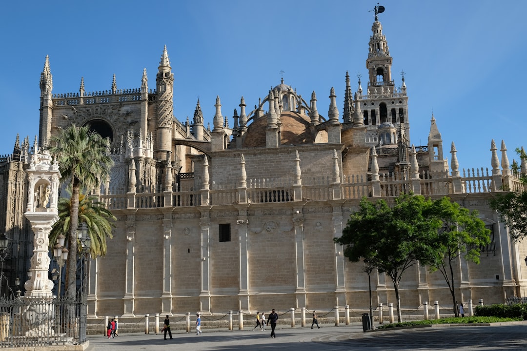 Cómo visitar León con Secret World: Guía práctica 2026 - León | Secret World Trip Planner