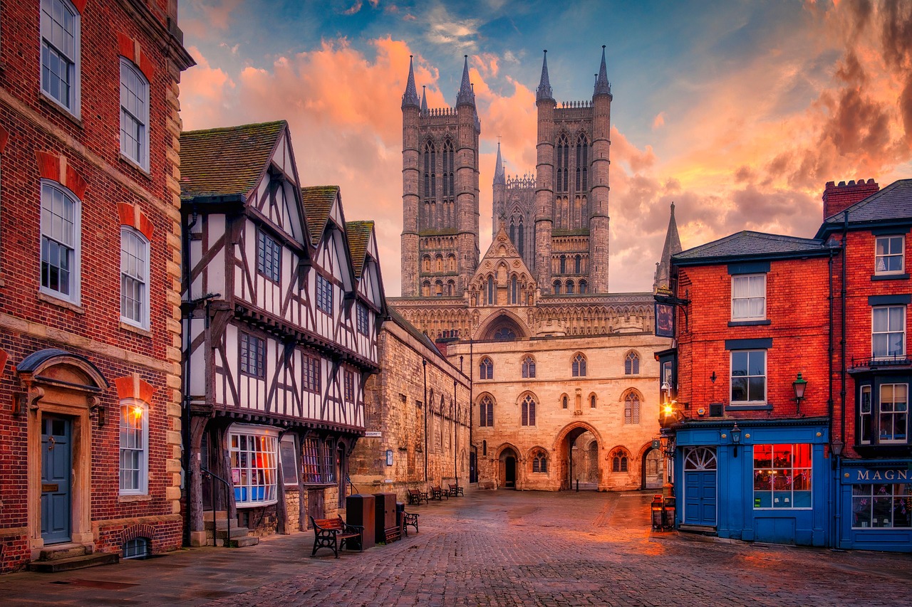 Wanderlog Alternatives for Lincoln 2026: Discover Secret World - Lincoln | Secret World Trip Planner