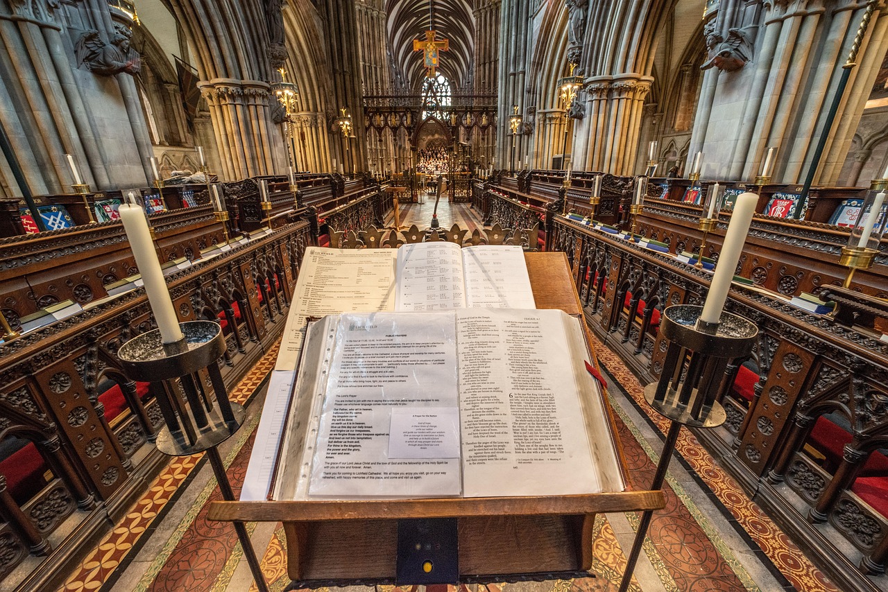 Secret World vs TripIt in Lichfield: The Best Trip Planner - Lichfield | Secret World Trip Planner