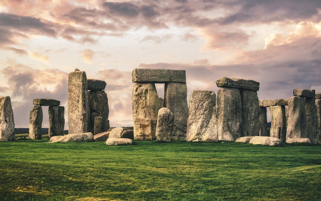 Stonehenge: O Mistério dos Monumentos Pré-Históricos - Salisbury SP4 7DE | Secret World Trip Planner
