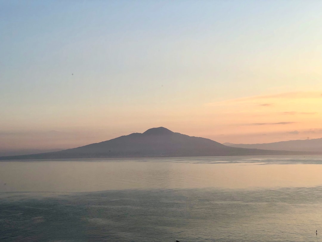 Исследуя Везувий: Хранитель Истории и Природы - Vesuvio | Secret World Trip Planner